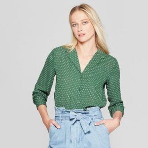 NWOT Who What Wear Kelly Green Dot Button Down